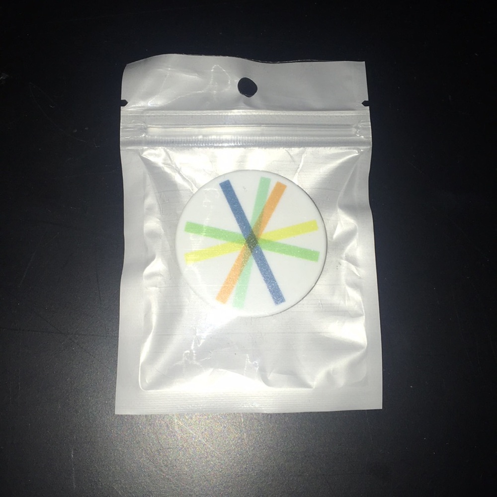 New pop socket FREE w/ $25 purchase